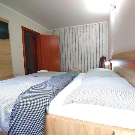 Pod Hradom Restaurant & Pension Topoľčany Εξωτερικό φωτογραφία