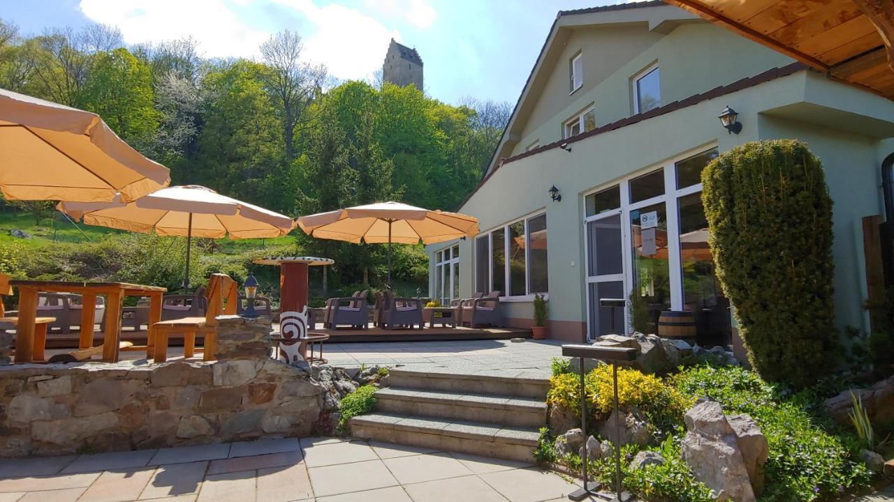 Pod Hradom Restaurant & Pension Topoľčany Εξωτερικό φωτογραφία