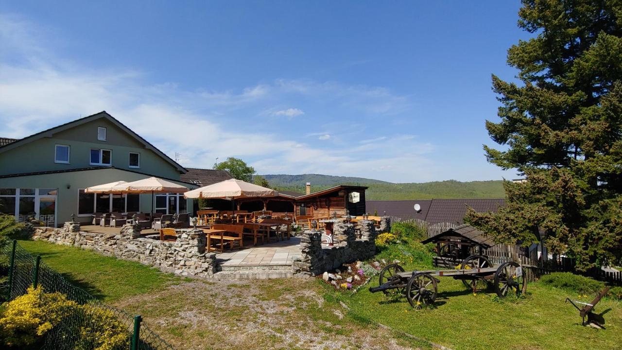 Pod Hradom Restaurant & Pension Topoľčany Εξωτερικό φωτογραφία