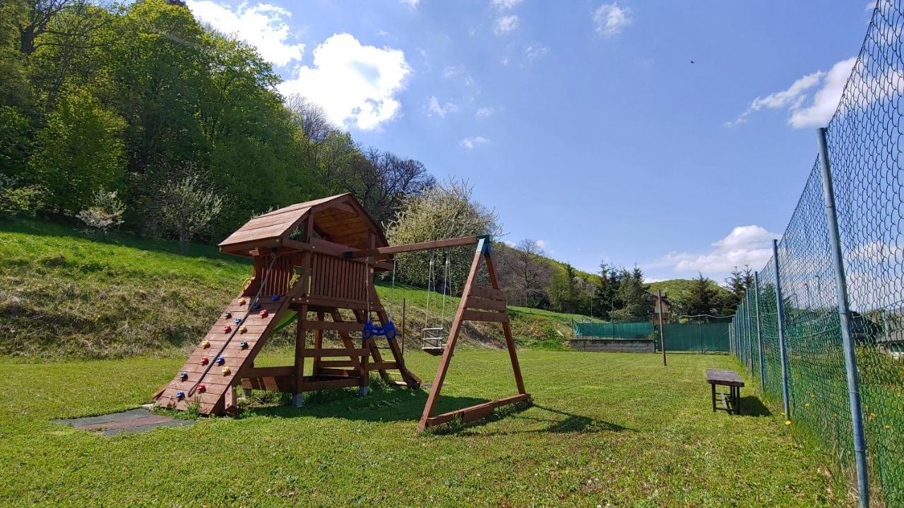 Pod Hradom Restaurant & Pension Topoľčany Εξωτερικό φωτογραφία