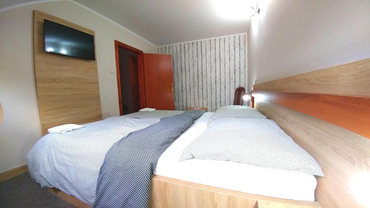 Pod Hradom Restaurant & Pension Topoľčany Εξωτερικό φωτογραφία