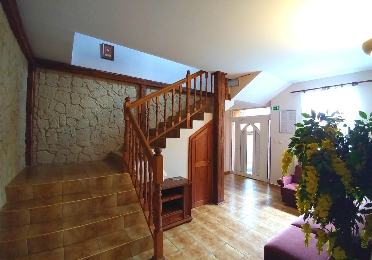 Pod Hradom Restaurant & Pension Topoľčany Εξωτερικό φωτογραφία