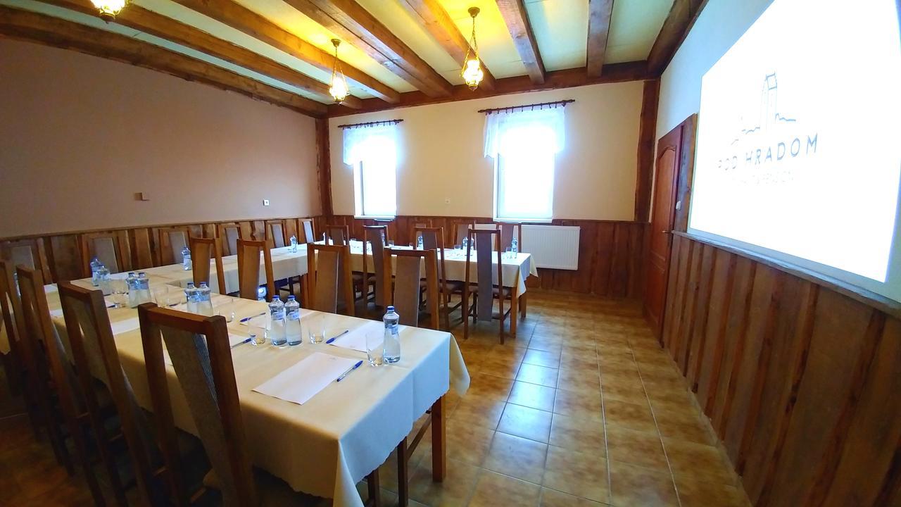 Pod Hradom Restaurant & Pension Topoľčany Εξωτερικό φωτογραφία