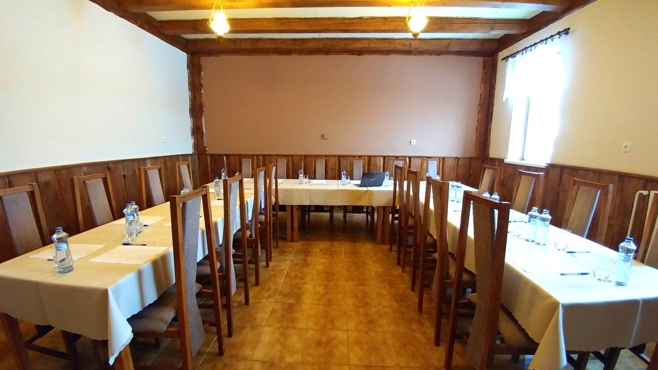 Pod Hradom Restaurant & Pension Topoľčany Εξωτερικό φωτογραφία