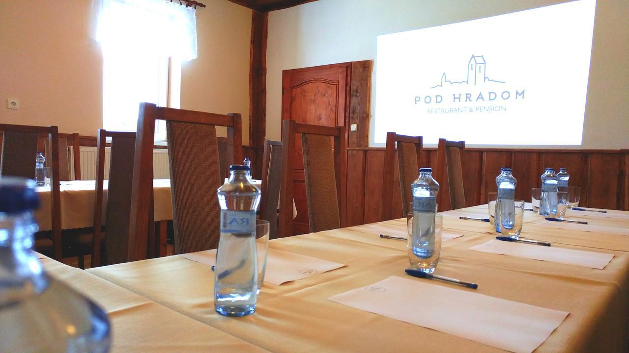 Pod Hradom Restaurant & Pension Topoľčany Εξωτερικό φωτογραφία