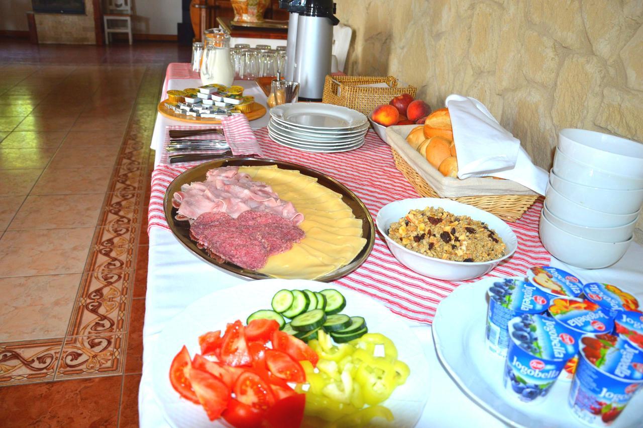 Pod Hradom Restaurant & Pension Topoľčany Εξωτερικό φωτογραφία
